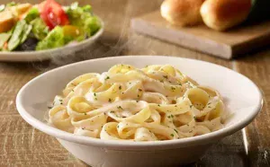 Fettuccine Alfredo (V)