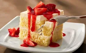 Strawberry Cream Cake (V)